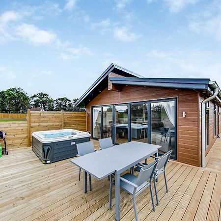 Отель Noahs Retreat Laceby Экстерьер фото